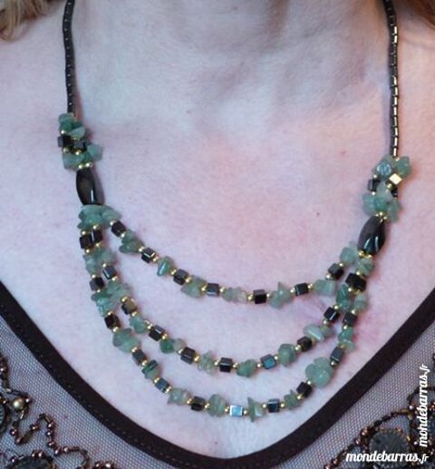 Collier en jade et hematite 50 cm, fermoir  vis 15 cuisses (71)