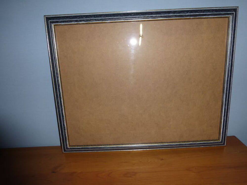 CADRE gris fonc&eacute;/filet dor&eacute; 28X30 - NEUF Décoration