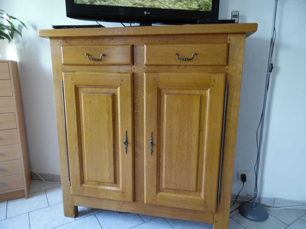 meuble en ch&ecirc;ne v&eacute;ritable, tr&egrave;s bon &eacute;tat Meubles