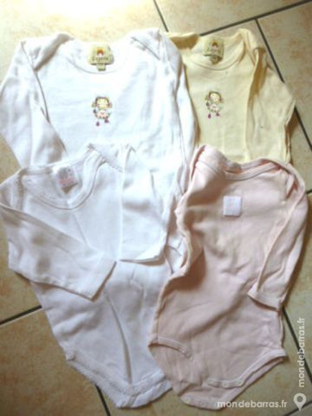 Lot 4 Boddies Manches longues Taille 12 mois Vêtements enfants