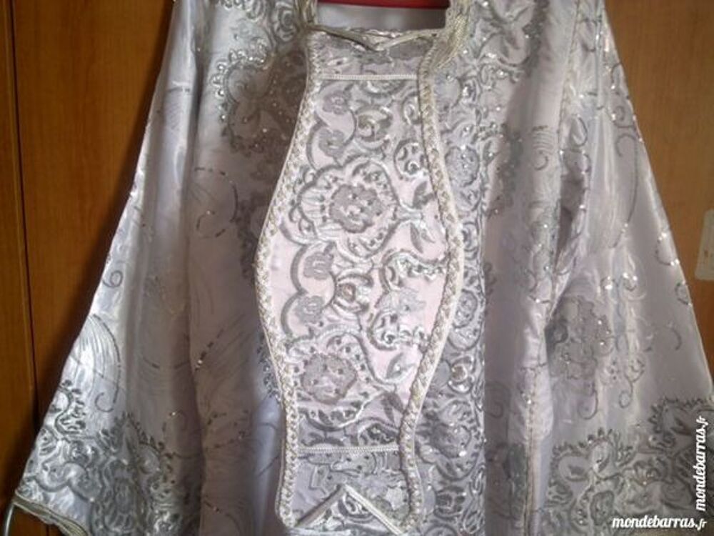 Beau caftan blan..cap blanche Vêtements