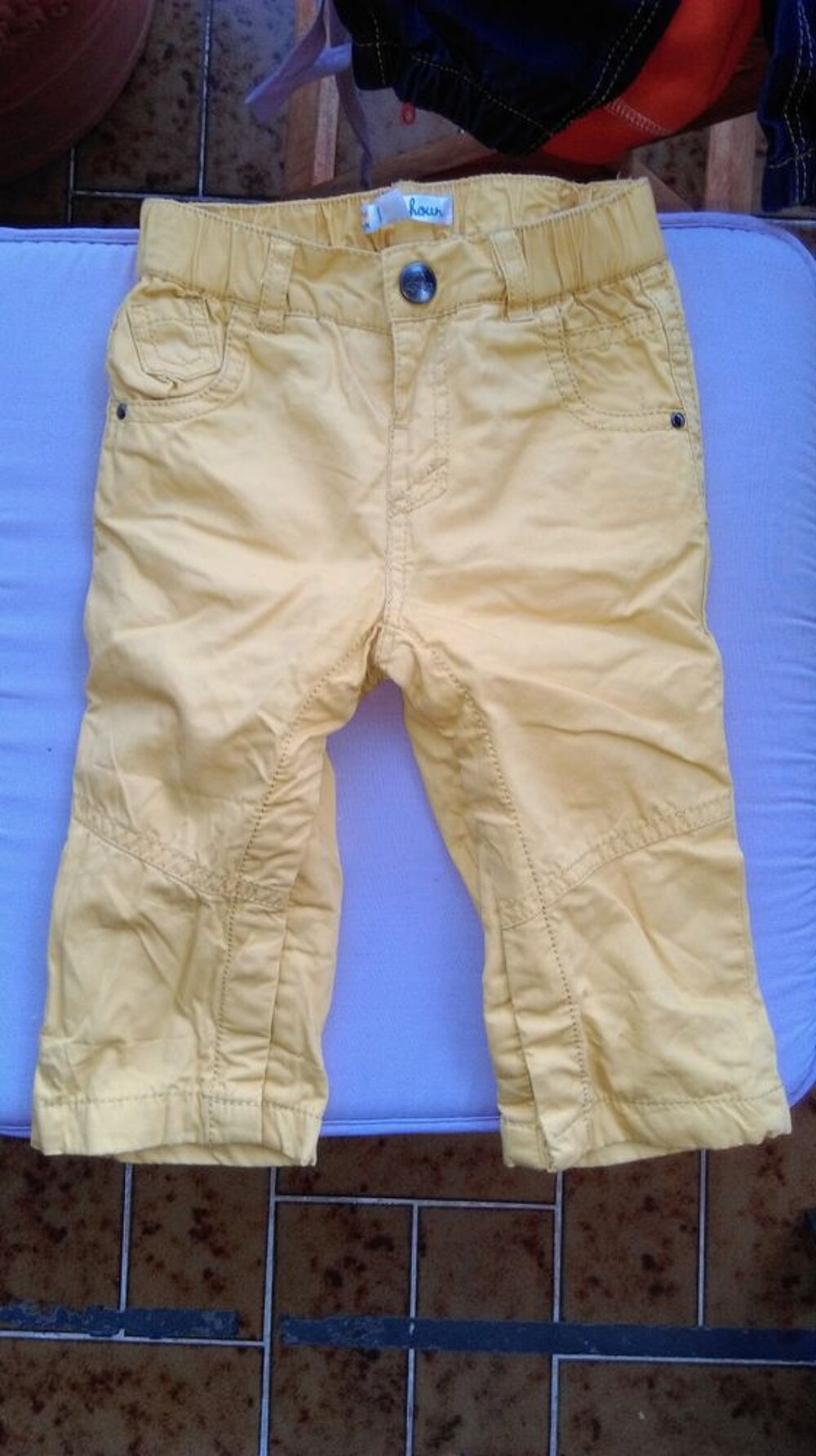 Pantalon gar&ccedil;on 12mois-2.50 euros kitchoun 74 cm bon &eacute;tat 
Puériculture
