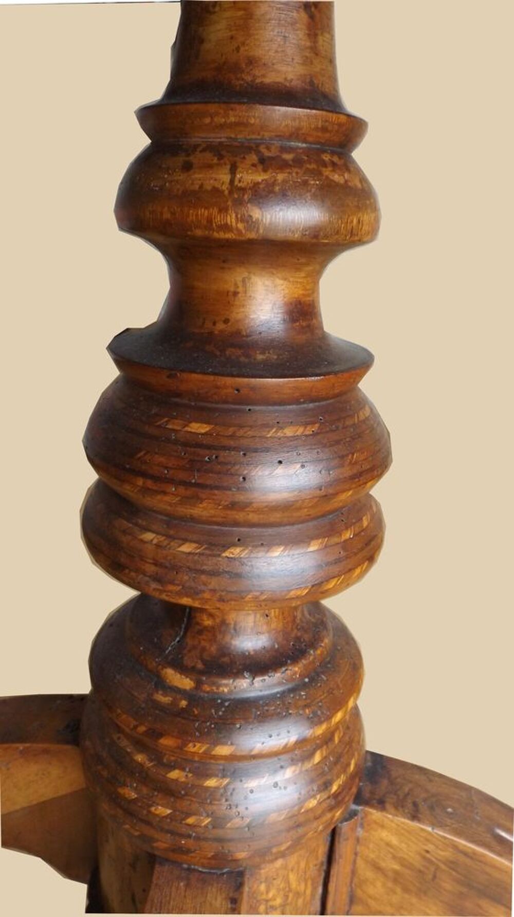 TABLE GUERIDON Meubles