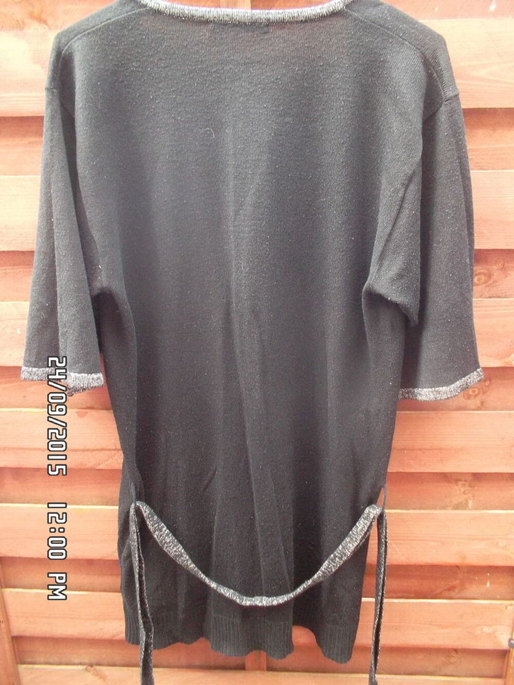 PULL NOIR T.3*JUSTE 2E*KIKI60230 Vêtements