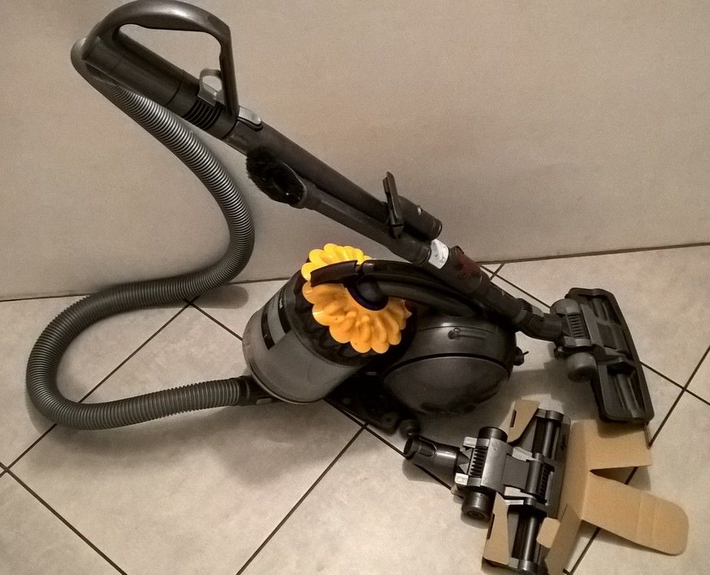 Aspirateur Dyson ball dc37 origin Electroménager