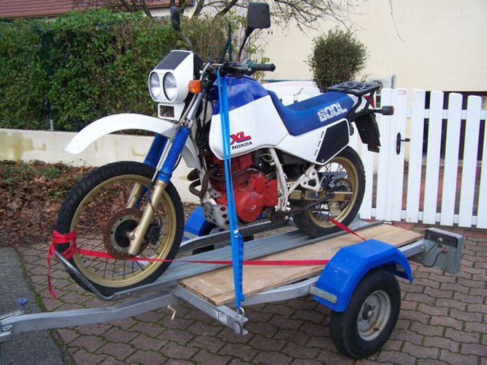 recherche moto des ann&eacute;es 80 a restaurer, et flipper de bar. Bricolage