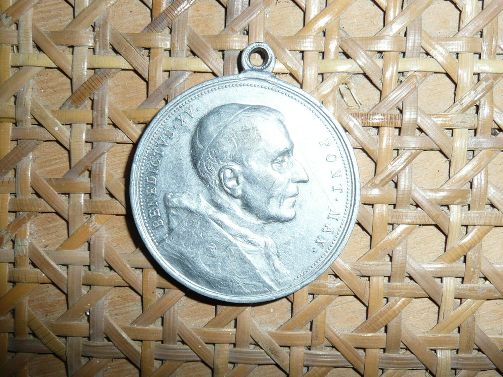 Belle m&eacute;daille en alu Roma d'un diam&egrave;tre de 4 cm Bijoux et montres
