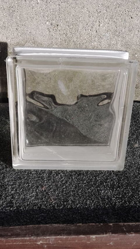 Brique de verre 19*19*8 cm 3 Vieux-Cond (59)