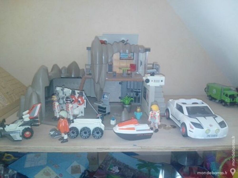 Quartier g&eacute;n&eacute;ral agents secrets +voiture Playmobil Jeux / jouets