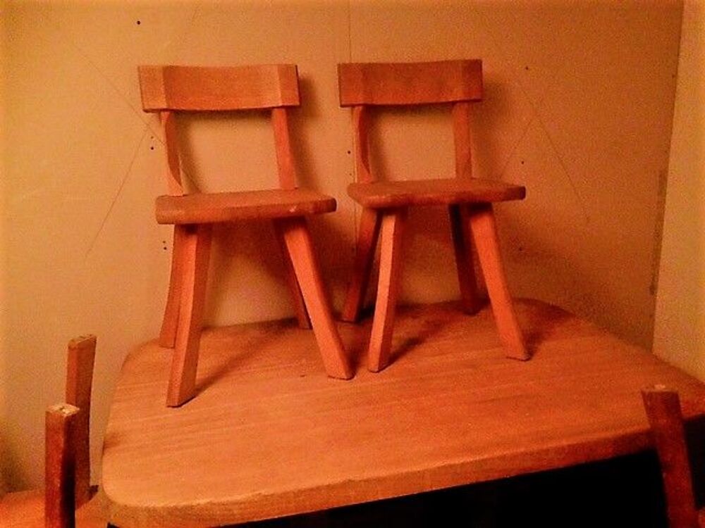 table &agrave; manger et chaises style design scandinave Meubles