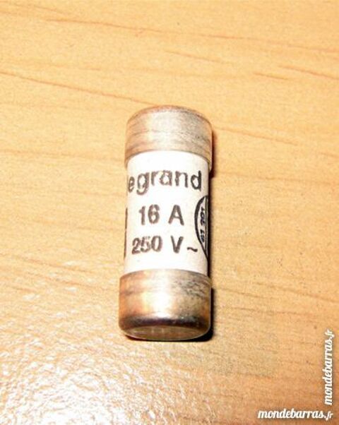 FUSIBLES LEGRAND - 16A 250 V - NEUFS - LOT DE 10 1 Miribel (01)