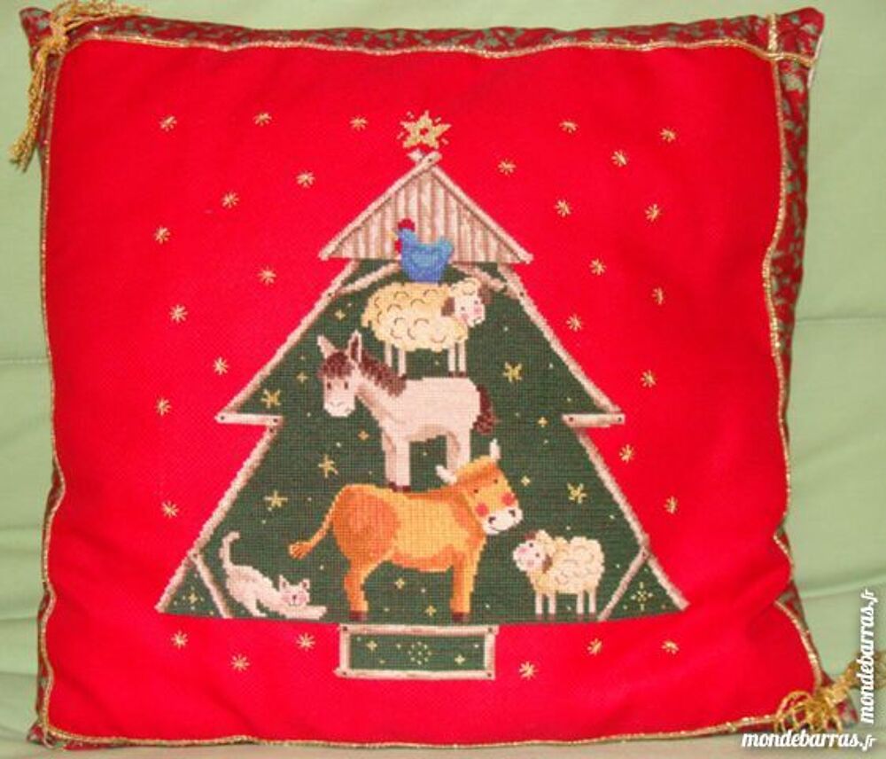 Artisanat : Coussin point compt&eacute; Animaux - NEUF Décoration