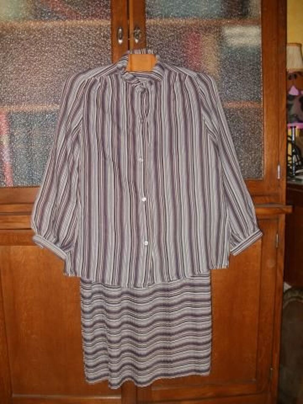 Ensemble jupe pliss&eacute;e et chemisier taille 38 Vêtements