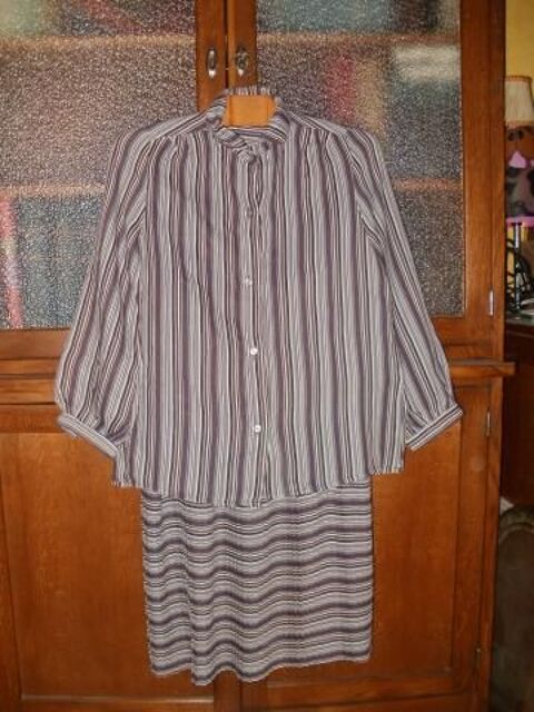 Ensemble jupe plissée et chemisier taille 38 12 Montauban (82)