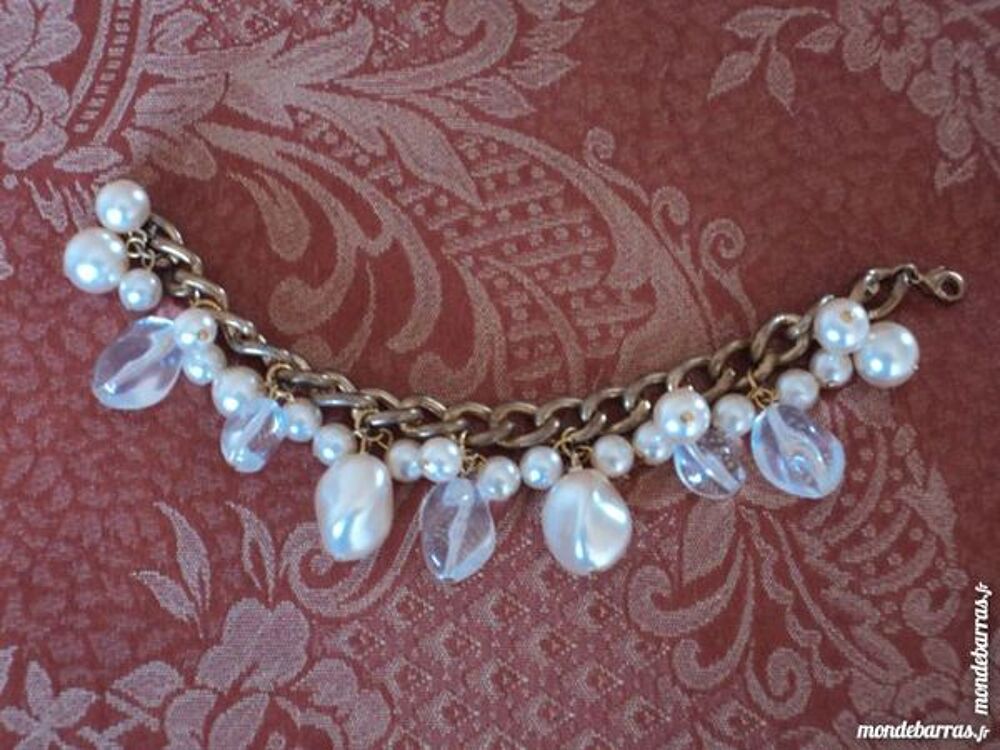 BRACELET perles blanc nacr&eacute; Bijoux et montres