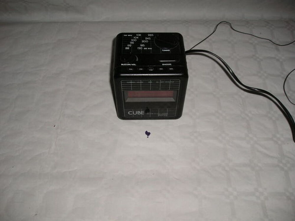 radio r&eacute;veil cube am-fm
Audio et hifi