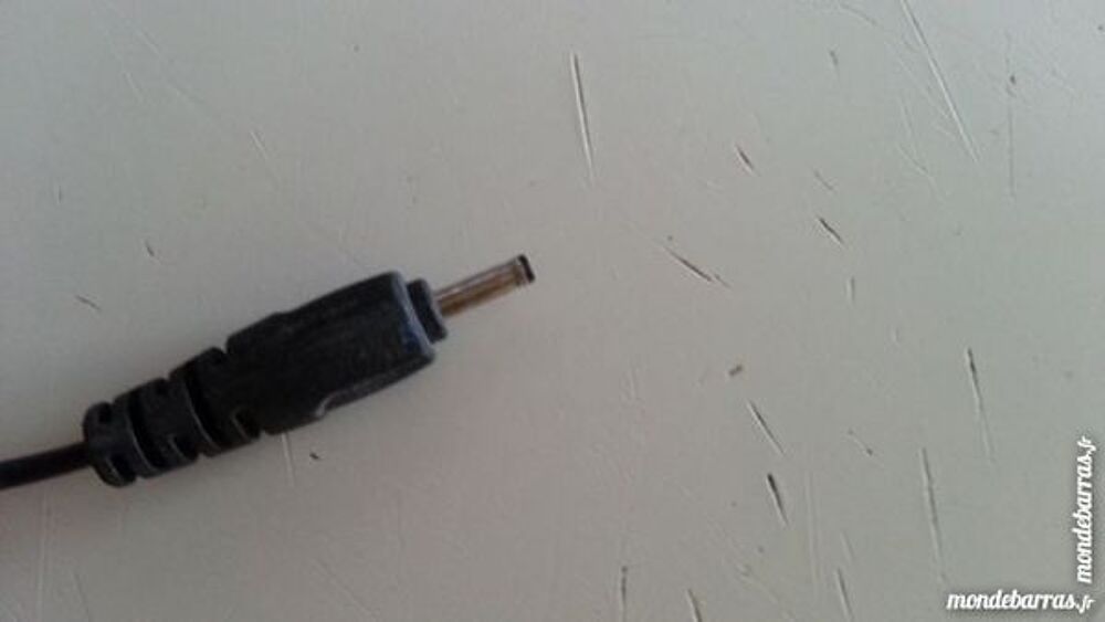 Chargeur nokia embout fin 3100 ect….. Téléphones et tablettes