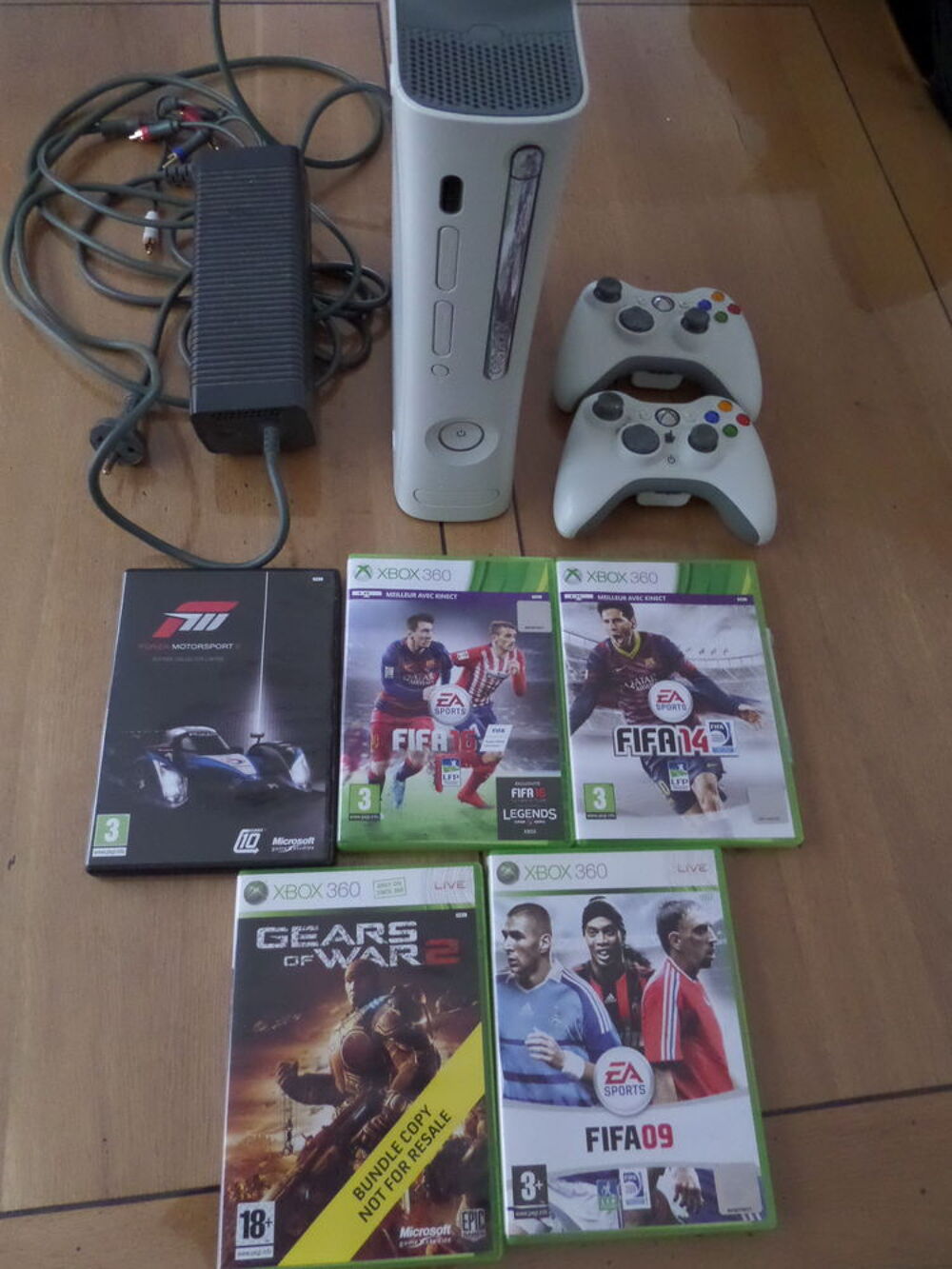 Xbox 360 60GB, 2 manettes + 5 jeux Consoles et jeux vidéos