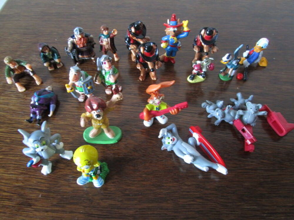 Jouets - Lot de 20 SUJETS FIGURINES de DISNEY et autres Jeux / jouets