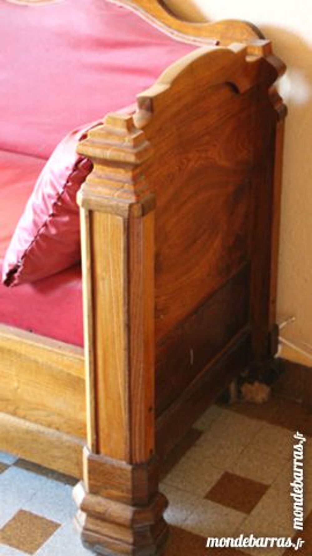 CANAPE ANCIEN ASSISE ET DOSSIER ROUGE TBE Meubles