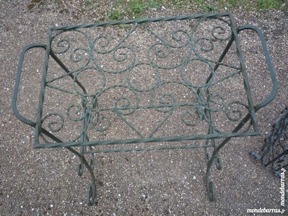 Table en fer forg&eacute;/porte revue Meubles