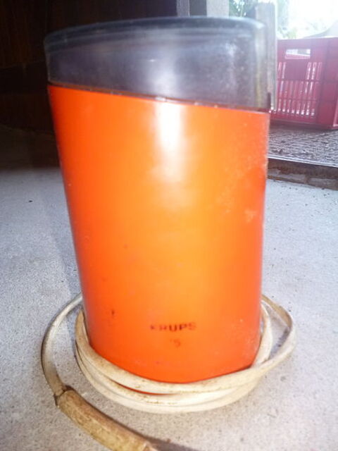 MOULIN  CAF 0 Julli (69)