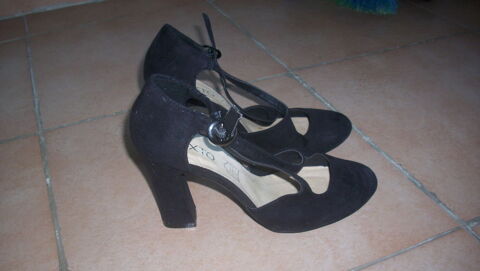 chaussures de marque texto 36 et 37 15 Saint-Martin-de-Valgalgues (30)