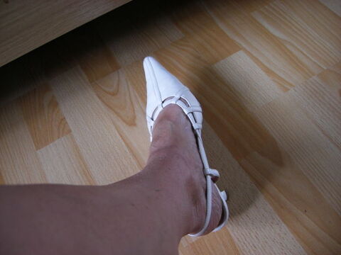 chaussures blanches  8 Laventie (62)
