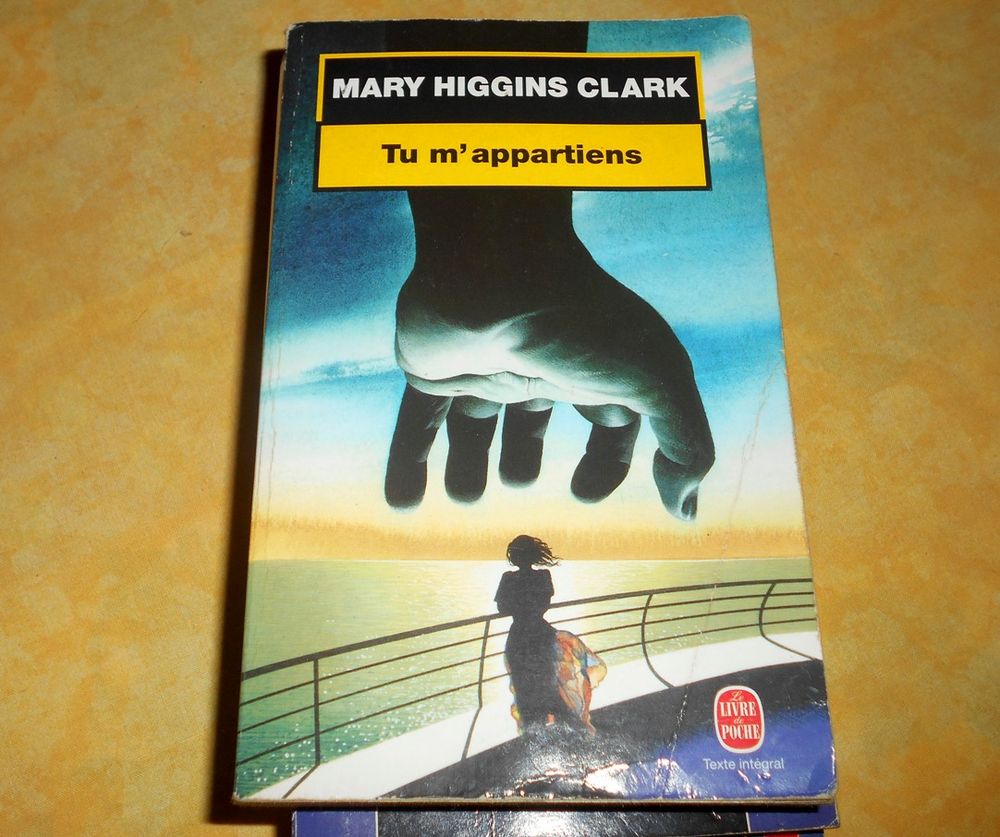 Mary Higgins Clark tu m'appartiens (thriller) Livres et BD