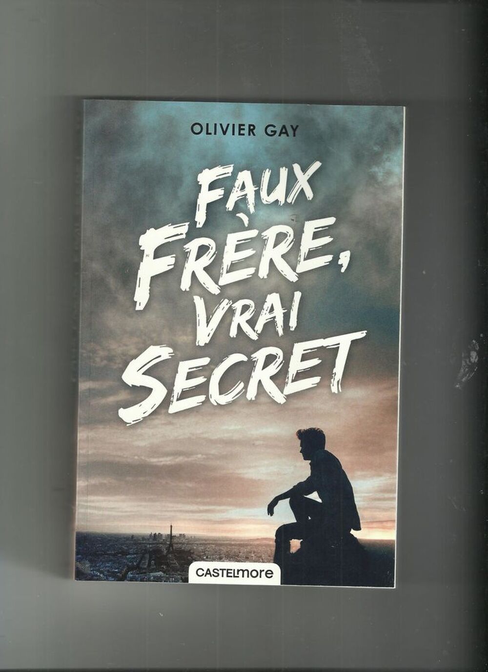 FAUX FRERE VRAI SECRET Livres et BD