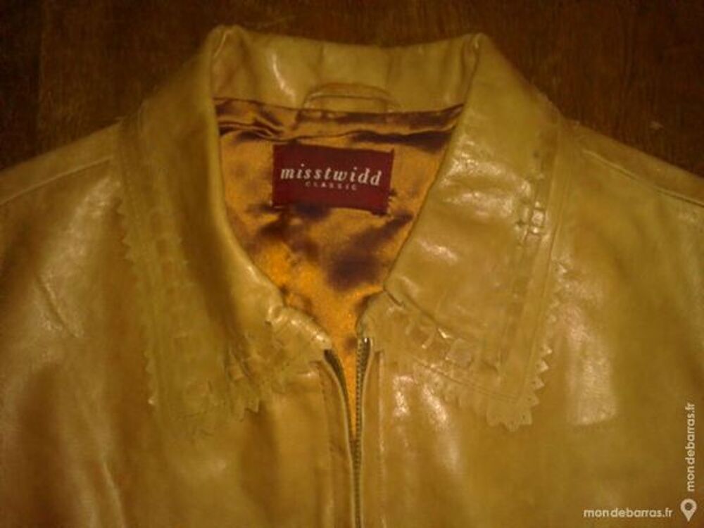 Veste en agneau taille 40 Vêtements