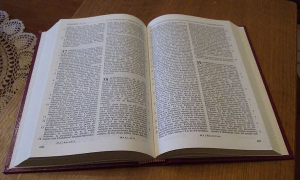 La sainte Bible &quot;Esaie 55&quot; 947 pages Livres et BD