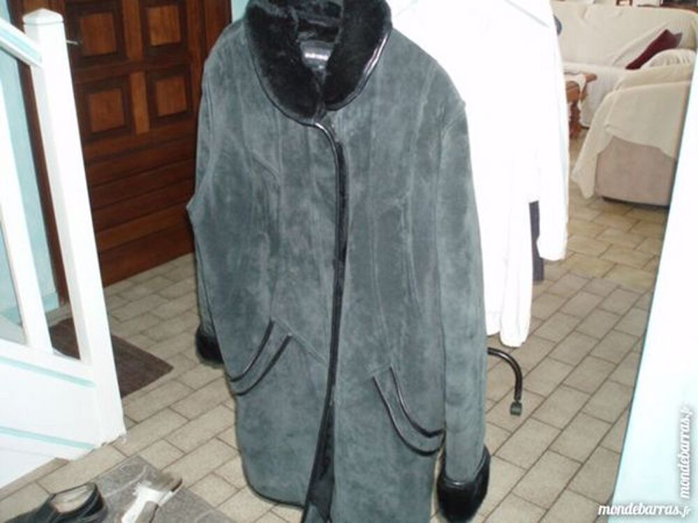TRES BEAU MANTEAU Vêtements