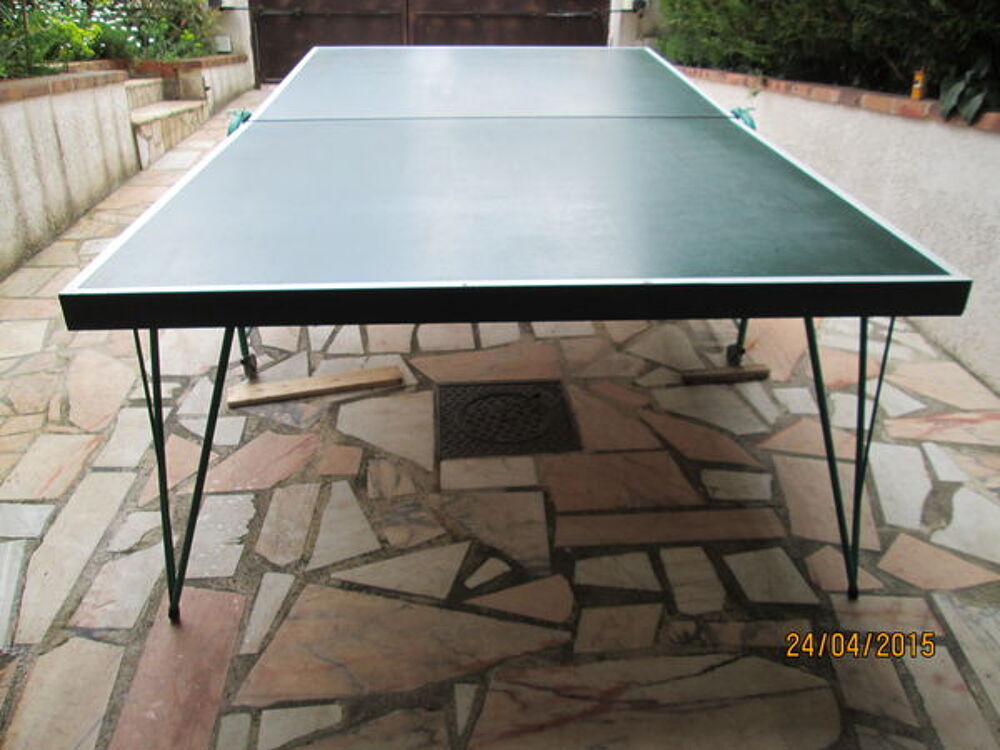  T ABLE DE PING-PONG pliante sur roulettes DONNAY
Bricolage