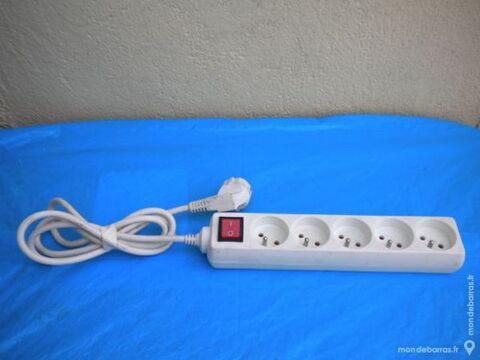 3 BLOCS MULTIPRISES 5 prises et 3 prises 8 Dammarie-les-Lys (77)