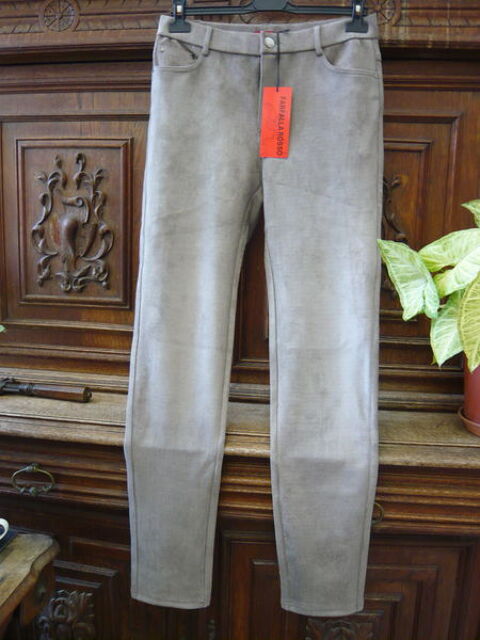 deux pantalons de marque neufs 10 Vitry-sur-Seine (94)