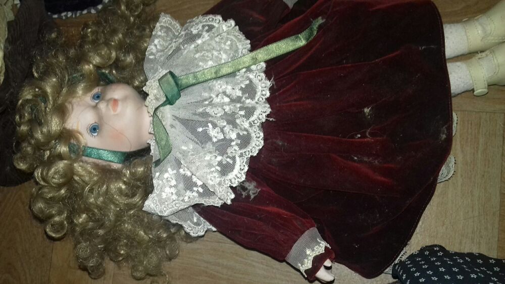 poup&eacute;e de porcelaine 