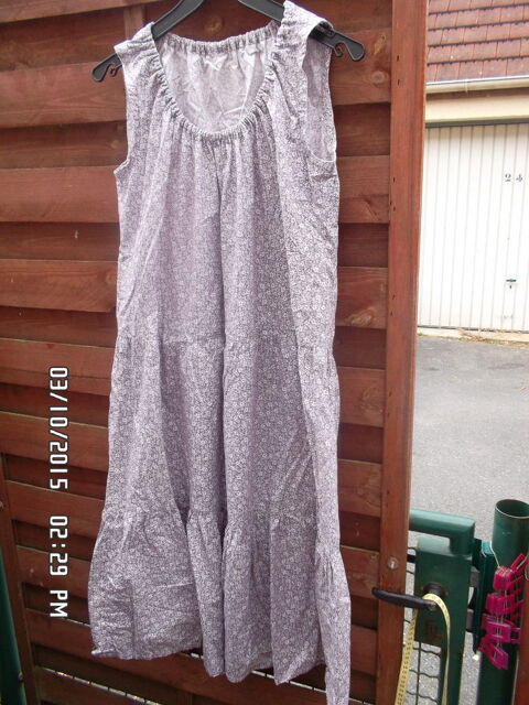 ROBE MAUVE A FLEURS*JUSTE 2E*KIKI60230 2 Chambly (60)