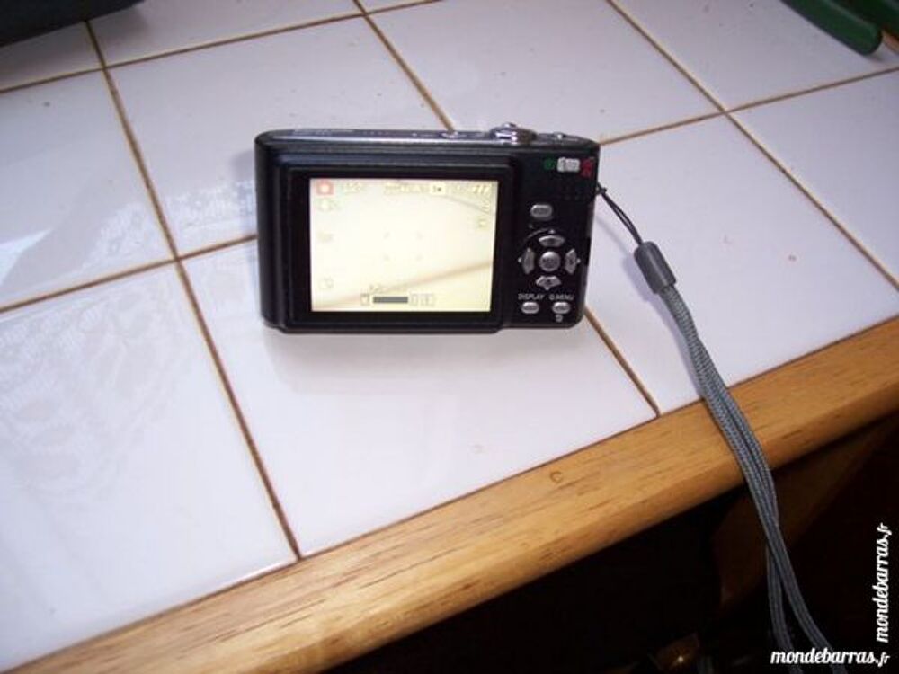 APPAREIL PHOTO LUMIX AVEC CORDON Photos/Video/TV