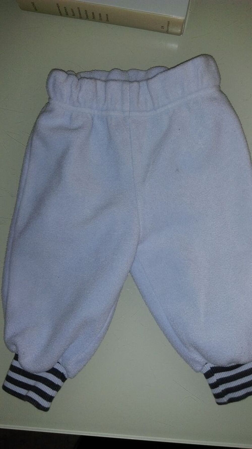 Pantalon pyjama hm disney gar&ccedil;on 12 mois bon &eacute;tat 
Puriculture