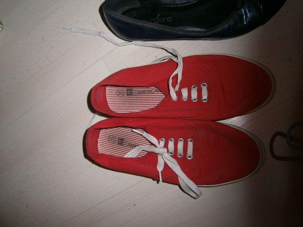 chaussures de marche et converses taille 35 Chaussures