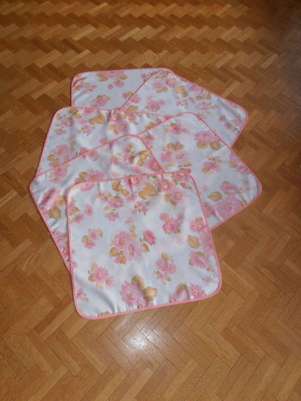 6 serviettes fleuries roses (79) Cuisine