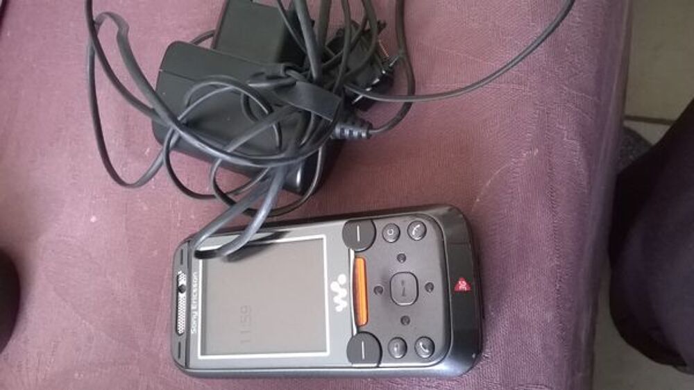 t&eacute;l&eacute;phone ancien mod&egrave;le Tlphones et tablettes
