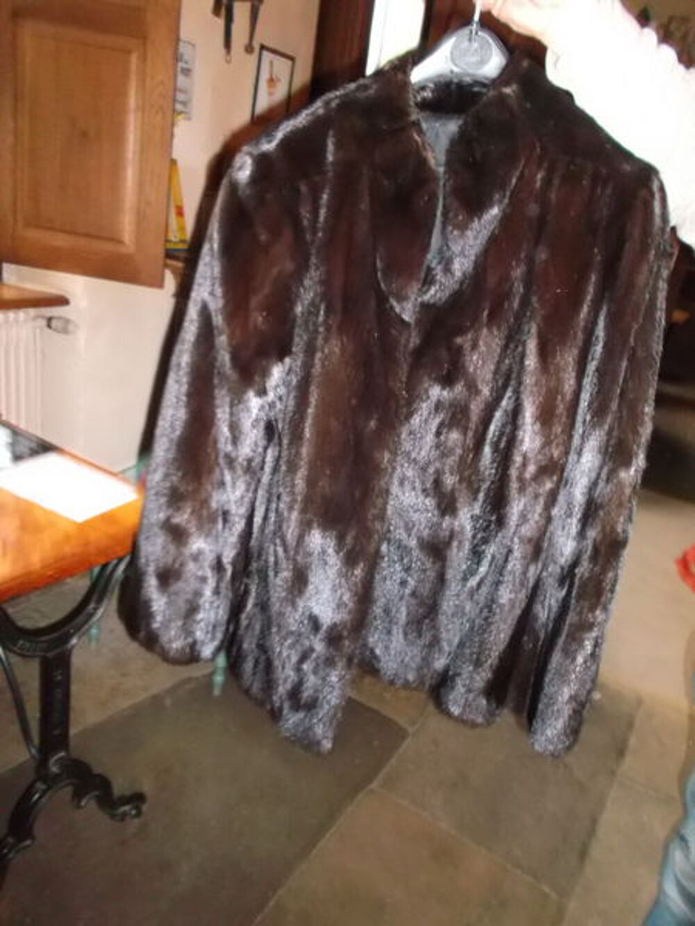 Tr&egrave;s jolie veste en vison Vêtements