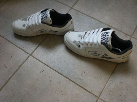 Chaussures ROXY blanches avec motifs l�gers ronds 0 Marseille 11 (13)