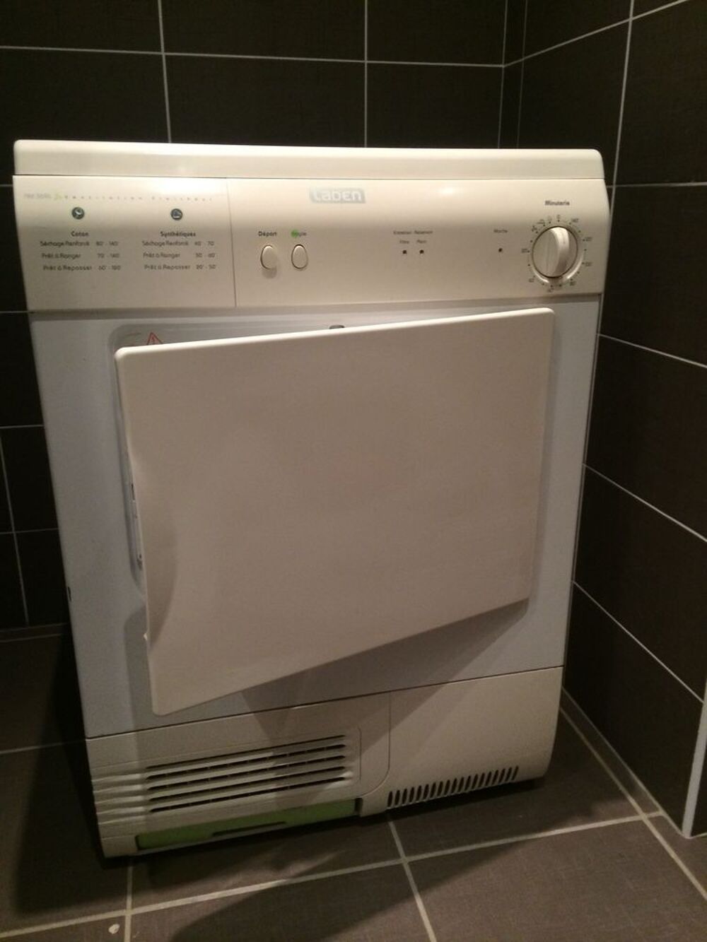 s&egrave;che linge marque LADEN &eacute;tat neuf .
Electroménager