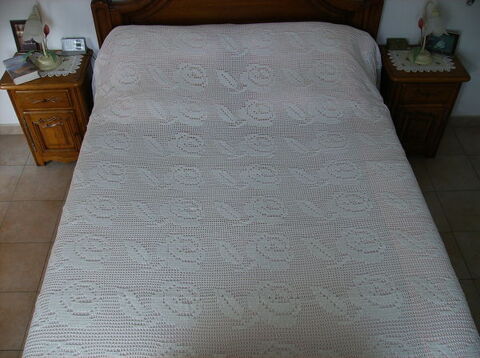 DESSUS DE LIT FAIT MAIN 150 Saint-Michel-d'Euzet (30)