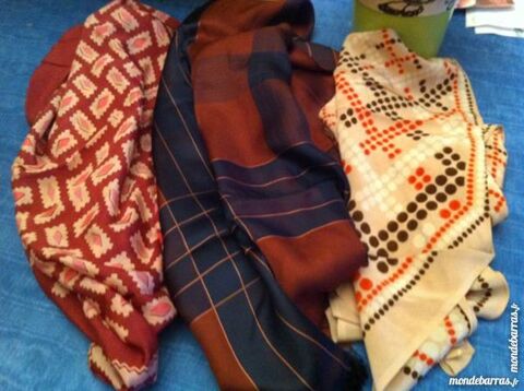 3 foulards carrs 10 Saint-Vallier (71)