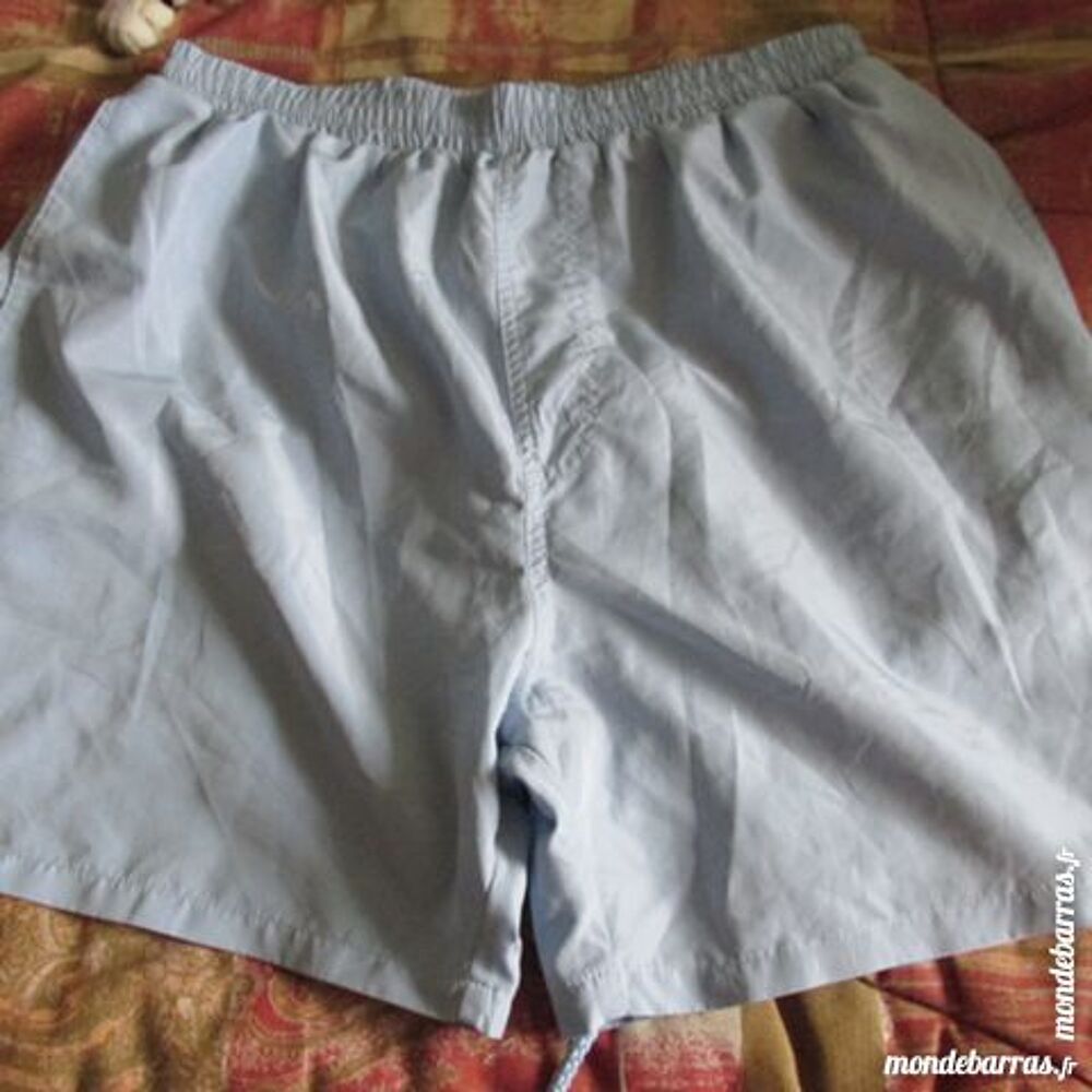 2 SHORTS COURT DE BAIN Taille 48/50 ou XL Vêtements