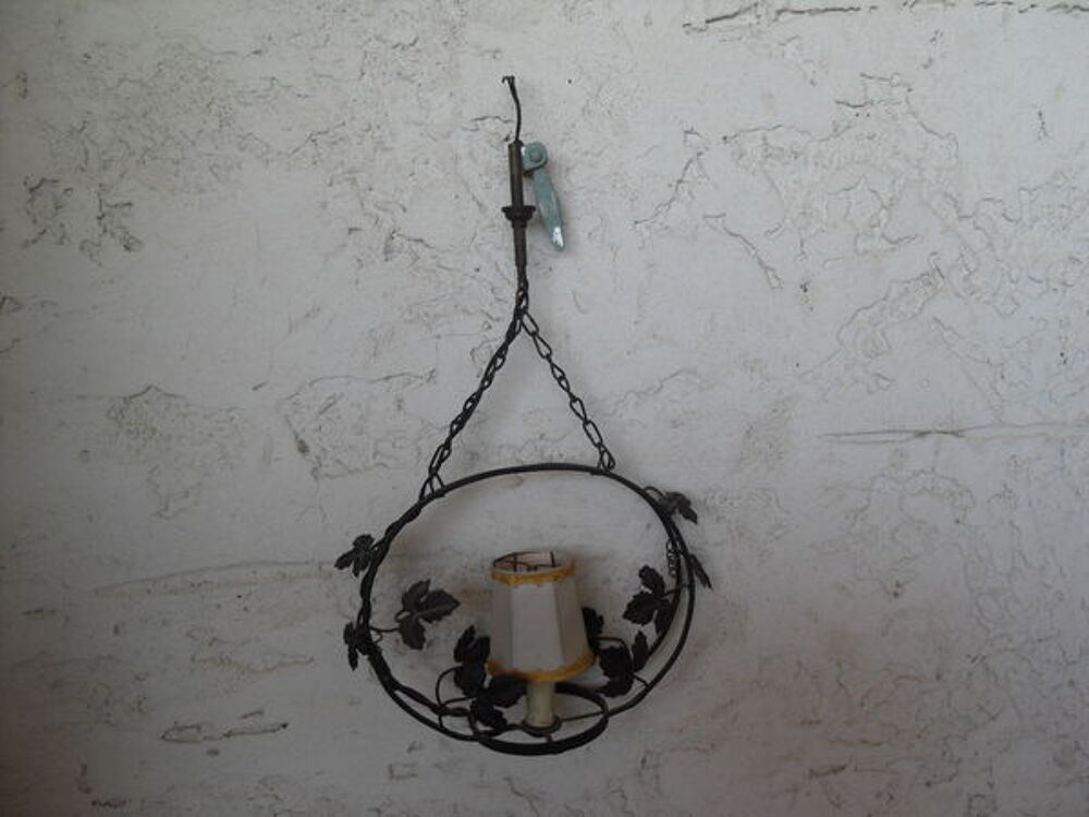 LUSTRE EN FER FORGE VINTAGE Décoration